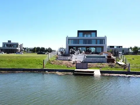 Casa en Venta de 5 dormitorios