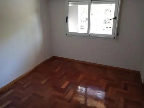 1 Ambiente con Balcon Isabel La Catolica