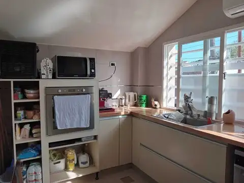 Galpon en Venta en Bernal, USD 150.000