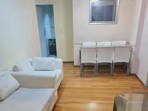 Paraguay 2600, Piso 5