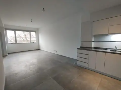 Oficina en Alquiler en Parque Chas, $ 800.000