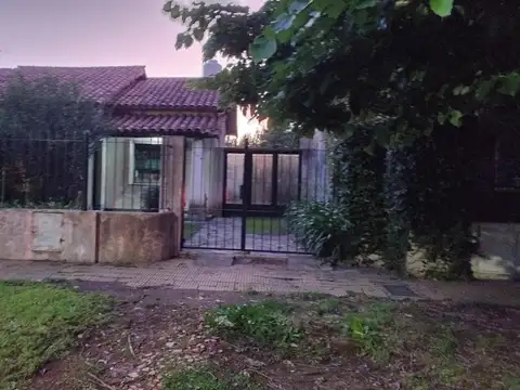 Casa en Venta con 5 cocheras
