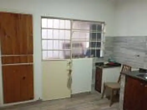 Cerrito 1500 - Casa 3 amb. Garage 120 M2 y Local en Esquina 50 m2. OPORTUNIDAD !