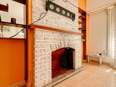 VENTA HERMOSA  CASA 4 AMBIENTES EN MIRAMAR ZONA 4