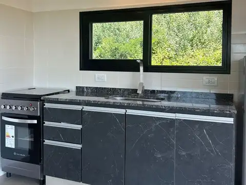 Casa 2 ambientes con 1 baño