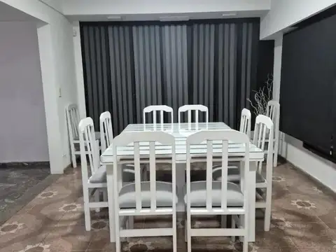 Casa 5 ambientes con 3 baños