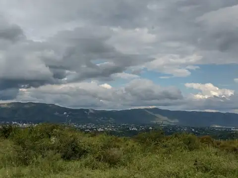 La Falda Lote con vistas panoramicas escritura permuta por vehículo