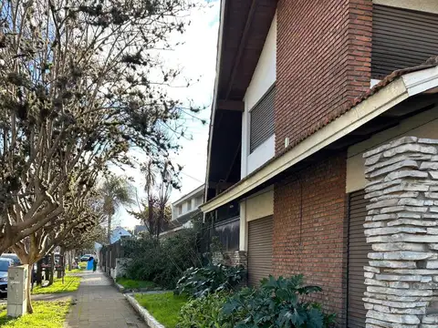 Casa en Venta en Adrogue, USD 260.000