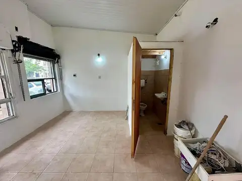 Local en Alquiler en Villa Dominico, $ 280.000