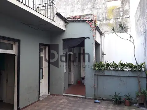 Local 580 m2 - Zona 49 y 8