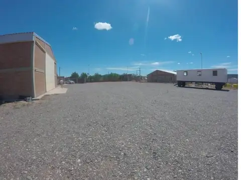 Alquilo base petrolera en Rincón de los Sauces.