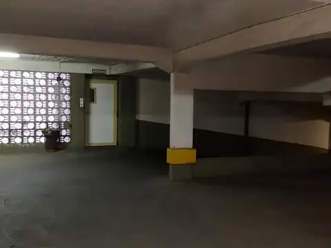 HAUSER VENDE O ALQUILA COCHERA EN EL CENTRO DE MENDOZA