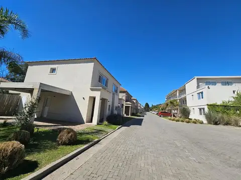 Departamento en Venta en Saravi Village, USD 160.000