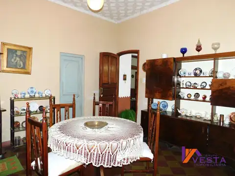 Casa 5 ambientes con 1 baño