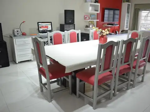 Hermosa casa de categoria 5 amb. Centro de Ituz. Sur