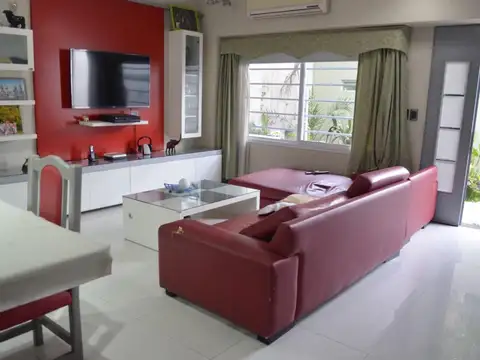 Casa en Venta con 4 cocheras