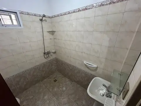 EXCELENTE PROPIEDAD A MTS AV ADER