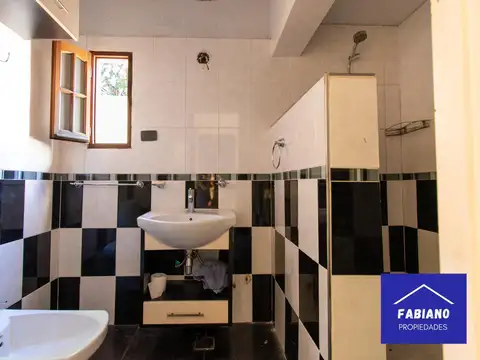 Depto Tipo Casa en Venta en Valentin Alsina, USD 105.000