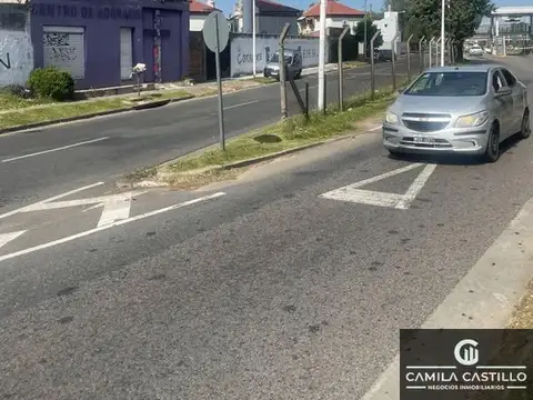 Galpón en alquiler de 100m2 ubicado en colectora A. Oeste Villa Sarmiento