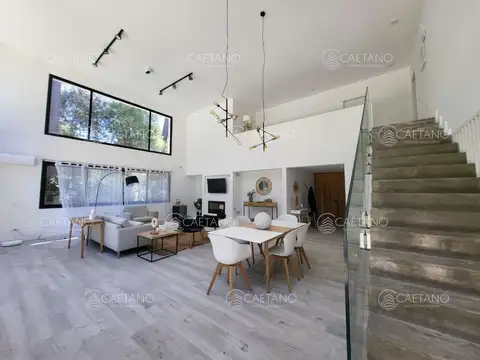 Casa 4 ambientes con 4 baños