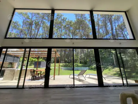 Venta casa 4 dormitorios. Playa Brava, Punta del Este