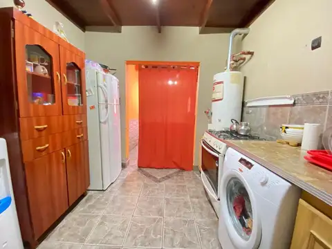 Casa 6 ambientes con 2 baños