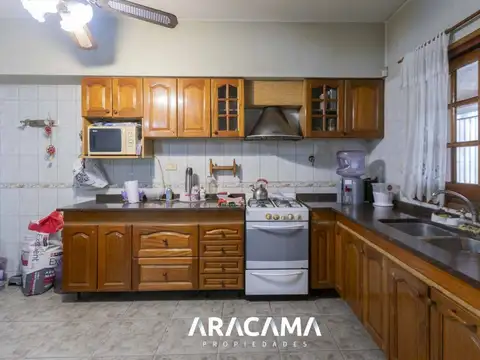 Casa en Venta en Luis Guillon, USD 200.000