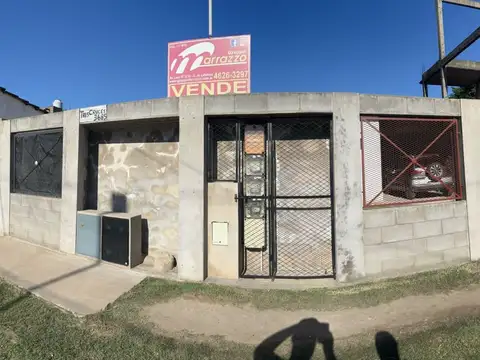 Casa - Venta - Argentina, La Matanza - TRES CRUCES 3685