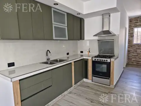 Venta PH 4 ambientes con cochera en Bernal Oeste