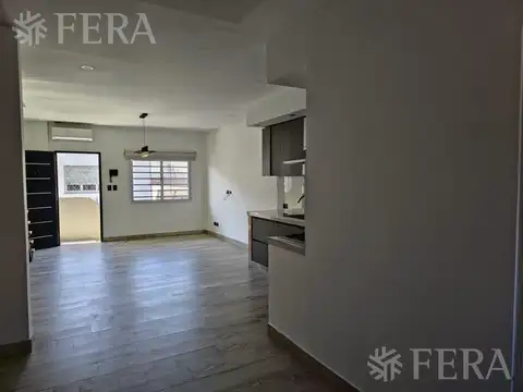 Depto Tipo Casa 4 ambientes con 2 baños