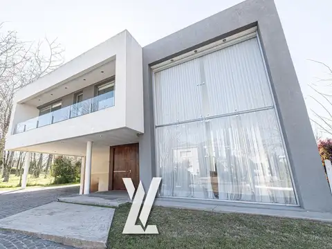 Casa 5 ambientes en venta en Fincas de Hudson