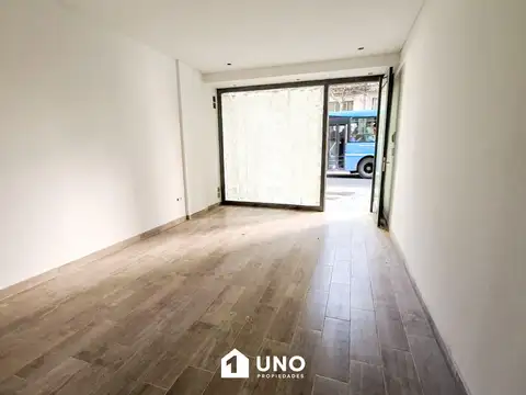 Colón y Ituzaingo - Local.