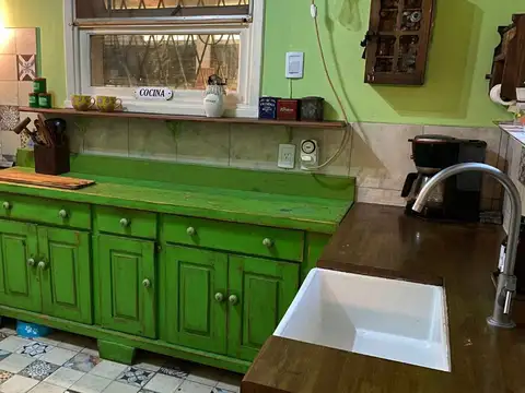 Casa en Venta con 3 cocheras