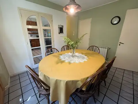 Casa 7 ambientes con 3 baños