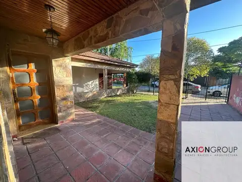 Casa en Venta con 2 cocheras