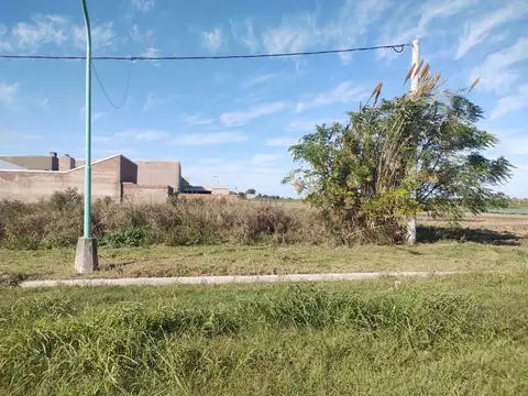 VENDO TERRENO DE 10 X 40 EN LOTEO PRADERAS 4