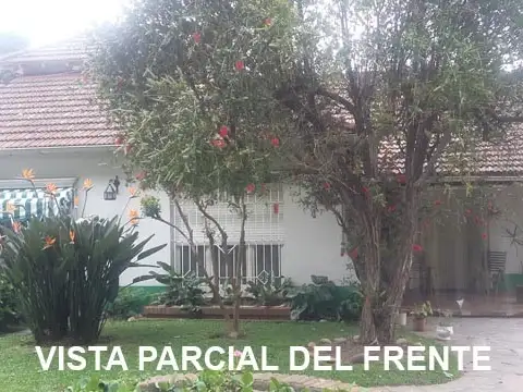 Malvinas Argentinas 1063, entre Sáenz Peña y Mitre 1000