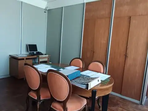 Oficina en Alquiler en Monserrat, USD 1.700