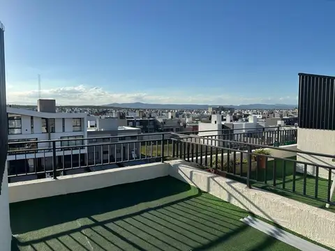 Departamento en Alquiler con 2 cocheras