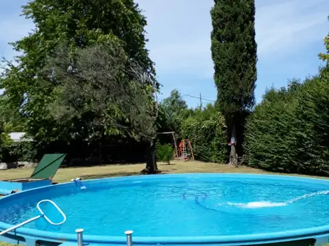 Encantadora Casa En Amplio Lote Con Piscina Y Espacio Al Aire Libre RETASADA, El Pato, Berazategui