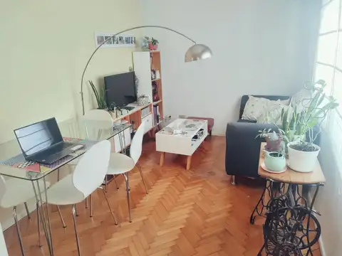 VENTA - DEPARTAMENTO 2 AMBIENTES - EXCELENTE UBICACION