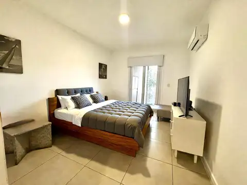 Av. del Golf.  Jardines del Palmar.  Nordelta