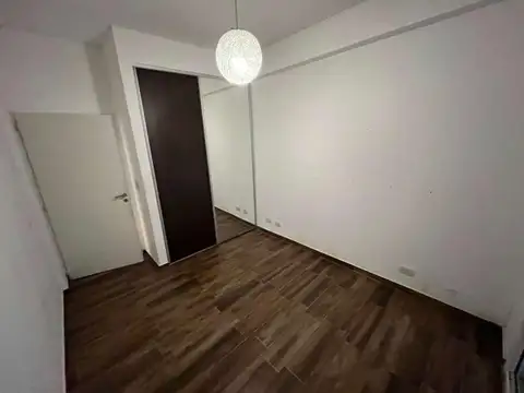 Tipo Casa 2 Amb. P.B. C/Patio Excelente Estado Caracas 1700