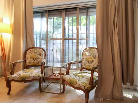 Casa 8 ambientes con 4 baños