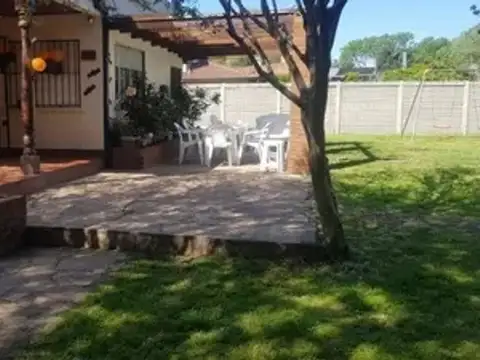 Casa 3 ambientes con 2 baños