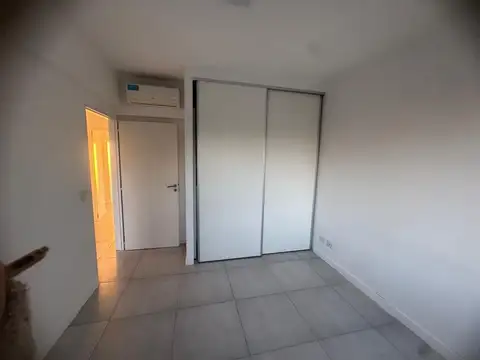 Departamento en Alquiler en Villa del Lago, $ 900.000