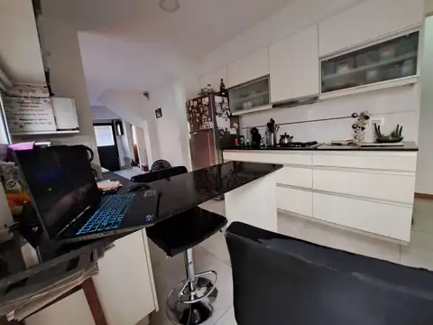 Depto Tipo Casa en Venta con 1 cocheras