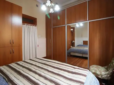 Casa en Venta con 3 cocheras