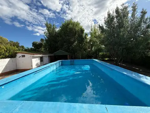 CASA QUINTA EN VENTA EN PERGAMINO CON PILETA