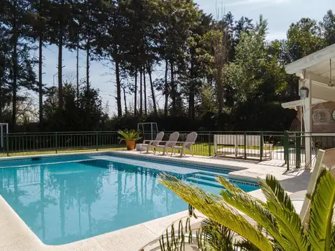 VENTA EXCELENTE CASA 5 AMB PILETA CANNING PERMUTA